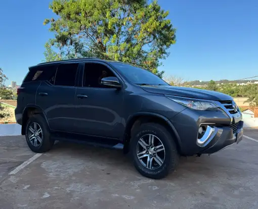 TOYOTA-HILUX SW4-2017