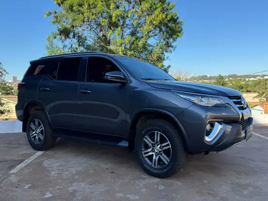 TOYOTA-HILUX SW4-2.7 SR 4X2 16V FLEX 4P AUTOMÁTICO TOYOTA-HILUX SW4-2017