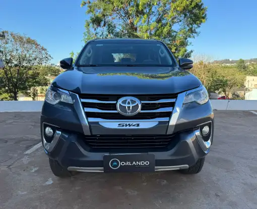TOYOTA-HILUX SW4-2017
