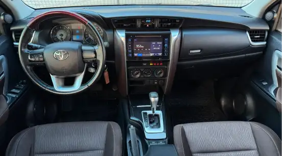 TOYOTA-HILUX SW4-2017