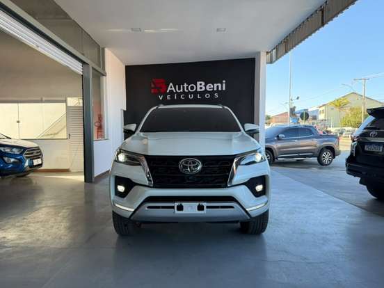 TOYOTA-HILUX SW4-2.8 D-4D TURBO DIESEL SRX 7L 4X4 AUTOMÁTICO TOYOTA-HILUX SW4-2021