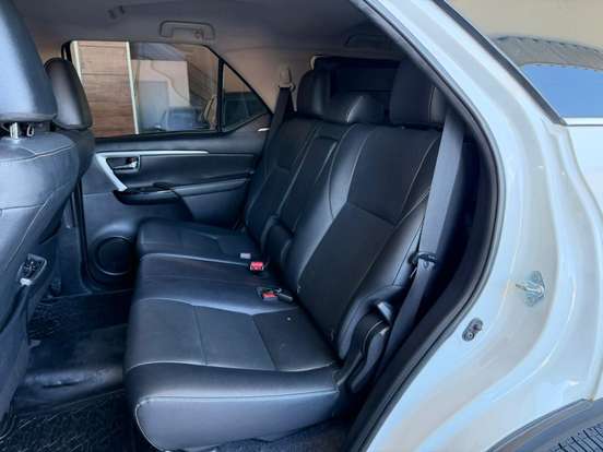 TOYOTA-HILUX SW4-2.8 D-4D TURBO DIESEL SRX 7L 4X4 AUTOMÁTICO TOYOTA-HILUX SW4-2021