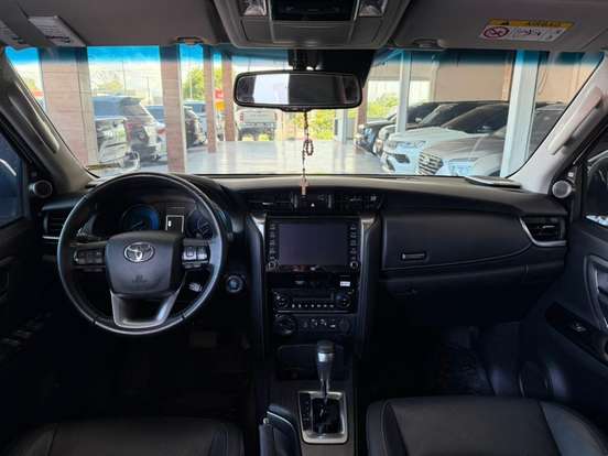 TOYOTA-HILUX SW4-2.8 D-4D TURBO DIESEL SRX 7L 4X4 AUTOMÁTICO TOYOTA-HILUX SW4-2021