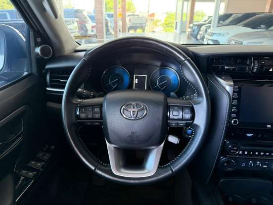 TOYOTA-HILUX SW4-2.8 D-4D TURBO DIESEL SRX 7L 4X4 AUTOMÁTICO TOYOTA-HILUX SW4-2021