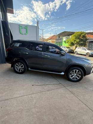TOYOTA-HILUX SW4-2019