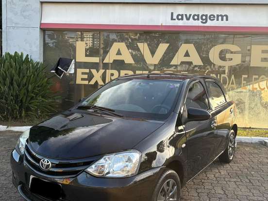 TOYOTA-ETIOS-1.3 X 16V FLEX 4P MANUAL TOYOTA-ETIOS-2014