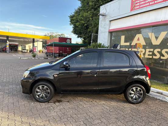 TOYOTA-ETIOS-2014