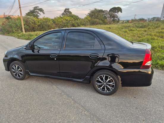 TOYOTA-ETIOS-2018