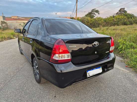 TOYOTA-ETIOS-2018