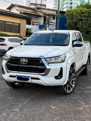 TOYOTA HILUX 2.8 D-4D TURBO DIESEL CD SRV 4X4 AUTOMÁTICO