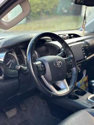 TOYOTA-HILUX-2022
