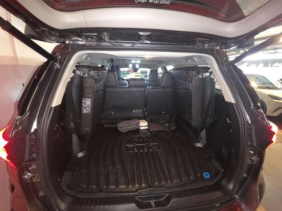 TOYOTA-HILUX SW4-2024