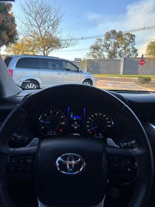 TOYOTA-HILUX SW4-2020