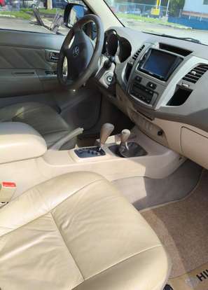 TOYOTA-HILUX SW4-2008