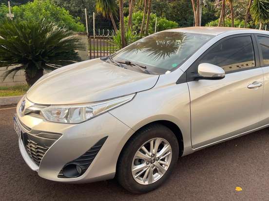 TOYOTA-YARIS-2019
