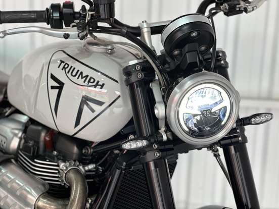 TRIUMPH-BONNEVILLE SCRAMBLER 1200 X-2024