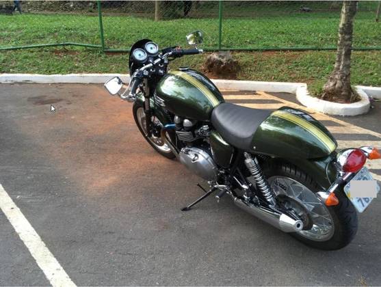 TRIUMPH THRUXTON 