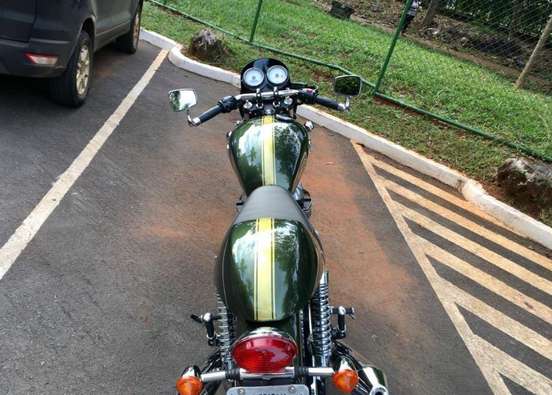 TRIUMPH-THRUXTON-2014
