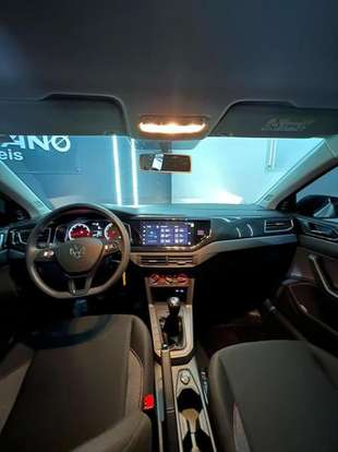 VOLKSWAGEN-POLO-2025