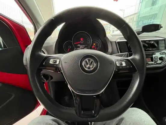 VOLKSWAGEN-UP-2017