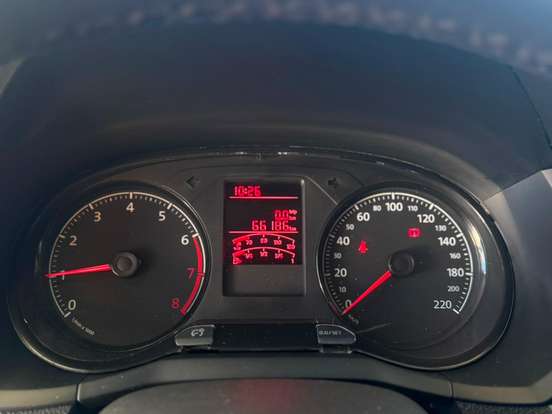 VOLKSWAGEN-VOYAGE-2023