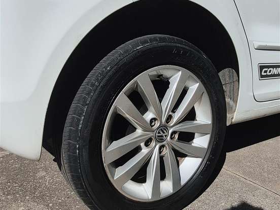VOLKSWAGEN-FOX-1.6 MSI TOTAL FLEX CONNECT 4P MANUAL VOLKSWAGEN-FOX-2018