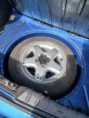 VOLKSWAGEN-GOL-1996