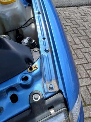 VOLKSWAGEN-GOL-1996