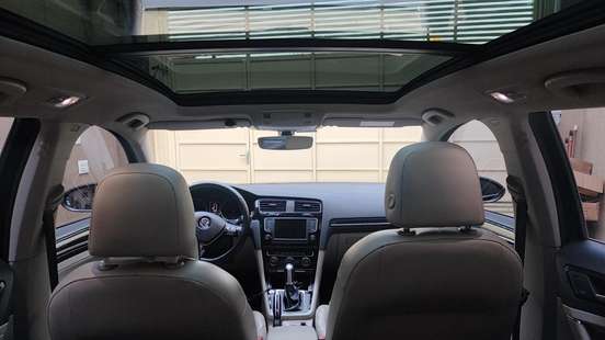 VOLKSWAGEN-GOLF-2016