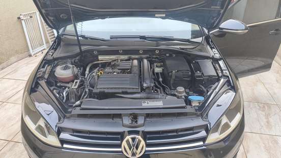 VOLKSWAGEN-GOLF-2016