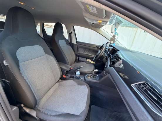VOLKSWAGEN-POLO-2023