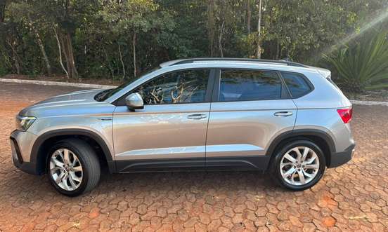 VOLKSWAGEN-TAOS-2023