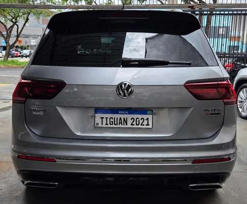 VOLKSWAGEN-TIGUAN-2021
