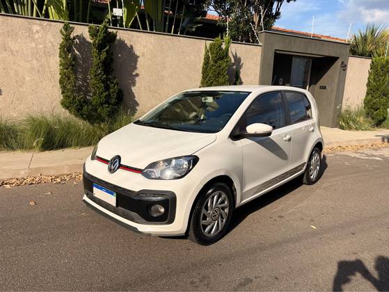 VOLKSWAGEN UP 1.0 170 TSI TOTAL FLEX CONNECT 4P MANUAL