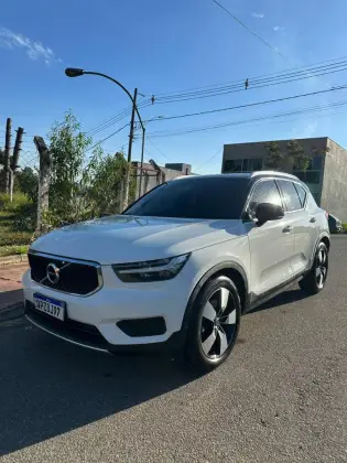 VOLVO XC40 2.0 T5 GASOLINA MOMENTUM AWD GEARTRONIC