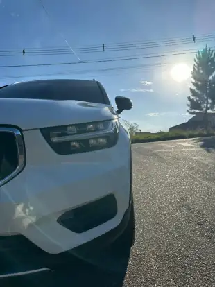 VOLVO-XC40-2019