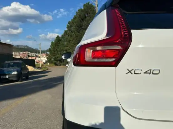 VOLVO-XC40-2.0 T5 GASOLINA MOMENTUM AWD GEARTRONIC VOLVO-XC40-2019