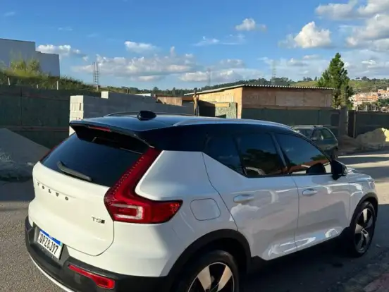 VOLVO-XC40-2.0 T5 GASOLINA MOMENTUM AWD GEARTRONIC VOLVO-XC40-2019