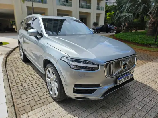 VOLVO-XC90-2017