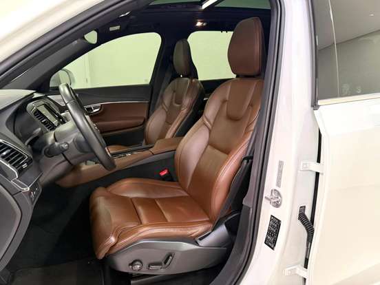 VOLVO-XC90-2022