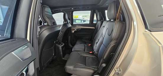 VOLVO-XC90-2023
