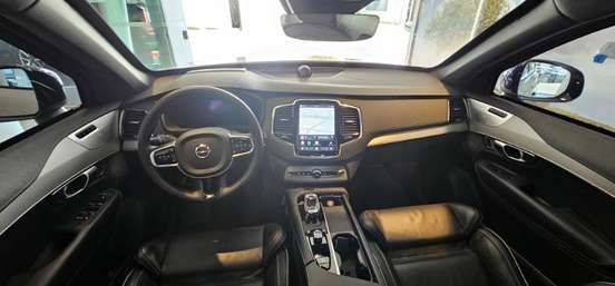 VOLVO-XC90-2023