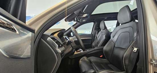 VOLVO-XC90-2023