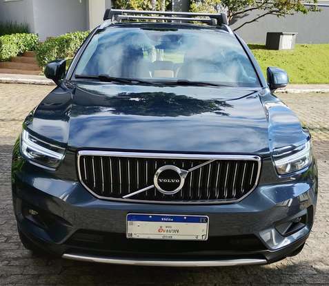 VOLVO-XC40-2021