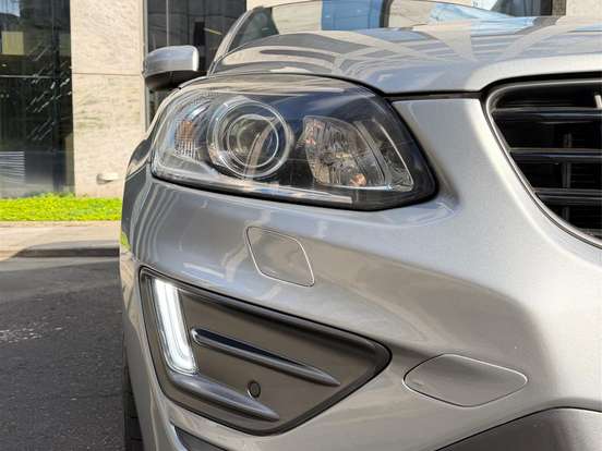 VOLVO-XC60-2.0 T5 R DESIGN TURBO GASOLINA 4P AUTOMÁTICO VOLVO-XC60-2015