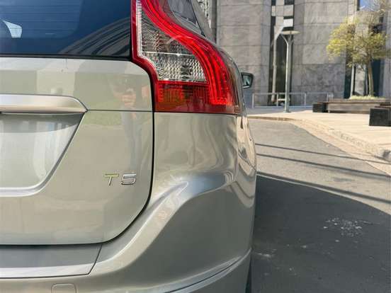 VOLVO-XC60-2.0 T5 R DESIGN TURBO GASOLINA 4P AUTOMÁTICO VOLVO-XC60-2015