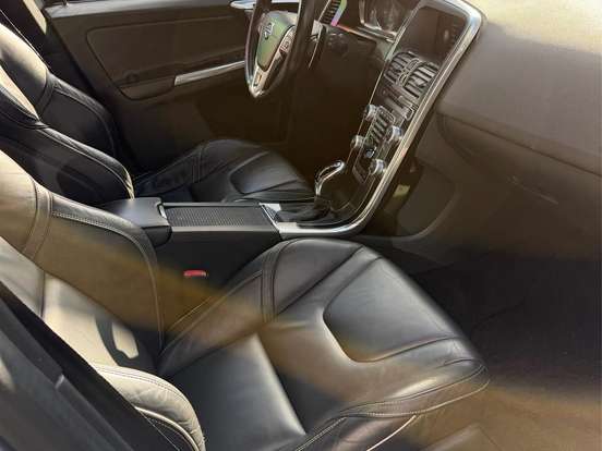 VOLVO-XC60-2.0 T5 R DESIGN TURBO GASOLINA 4P AUTOMÁTICO VOLVO-XC60-2015