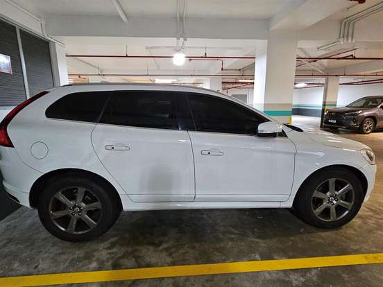 VOLVO-XC60-2014