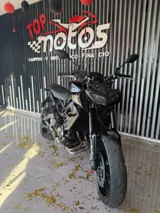 YAMAHA MT-09 