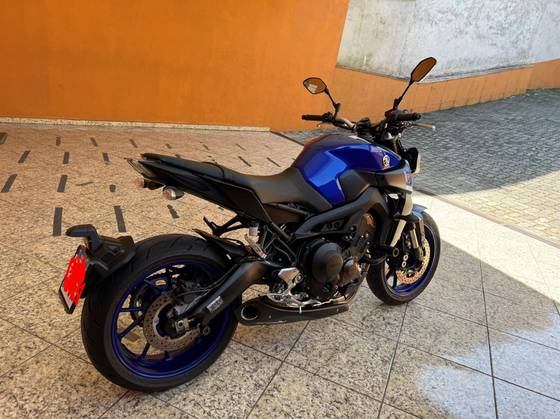 YAMAHA MT-09 
